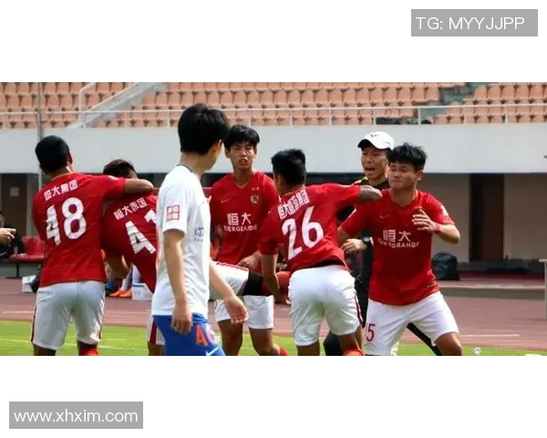 上港后备队与鲁能后备队激战正酣谁能在青训对决中脱颖而出